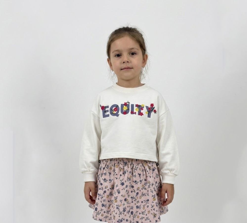 طقم بناتي، مصنوع من مواد مستوردة